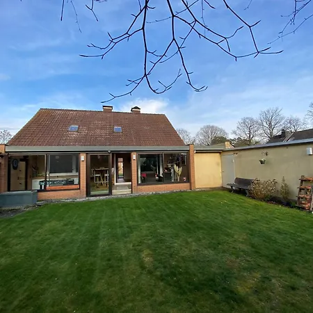 Haus Ostend Ganzes Mit Garten Ideal Für Zwei Erwachsene Und Zwei Сasa de vacaciones