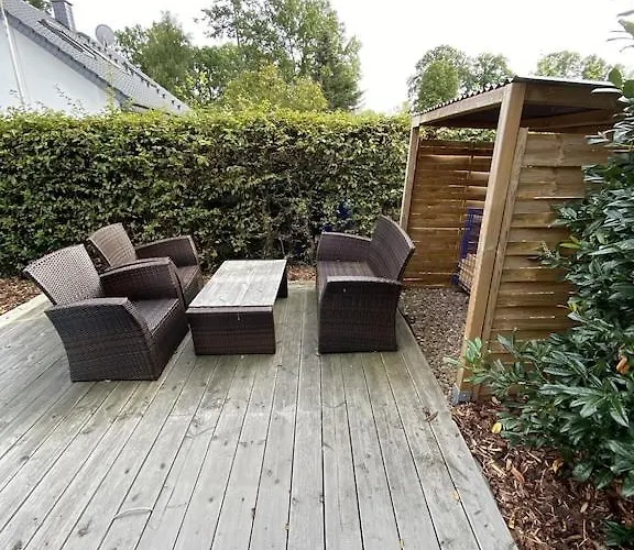 Haus Ostend Ganzes Mit Garten Ideal Fuer Zwei Erwachsene Und Zwei *